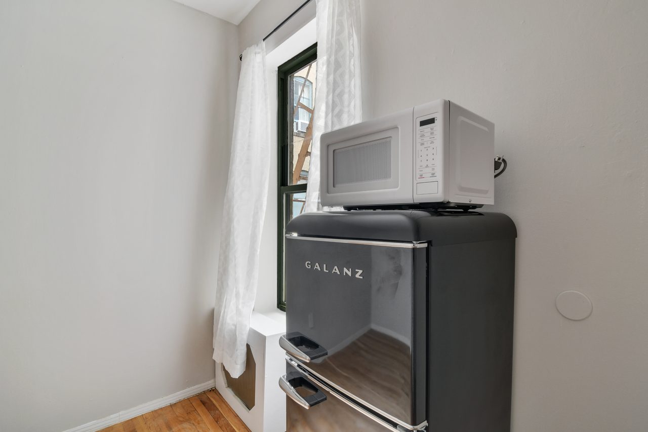 a room in Lincoln Square photo 5