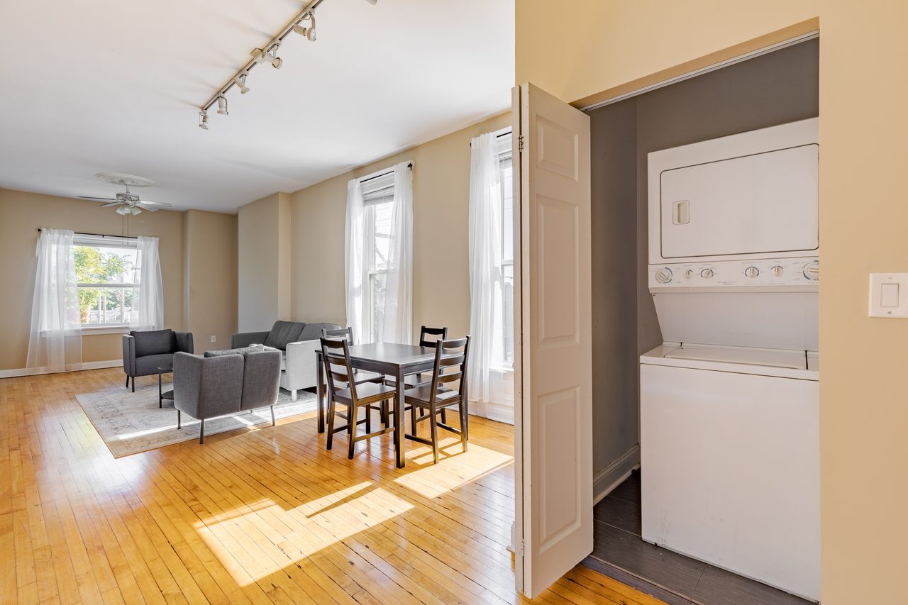 private room in West Town photo 6