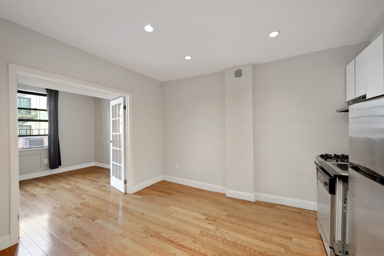 a room in East Village photo 5