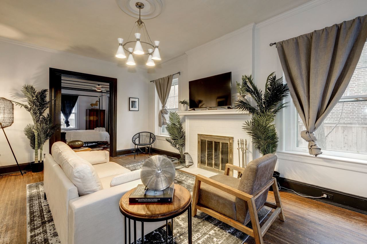 a room in Northwest Washington photo 4