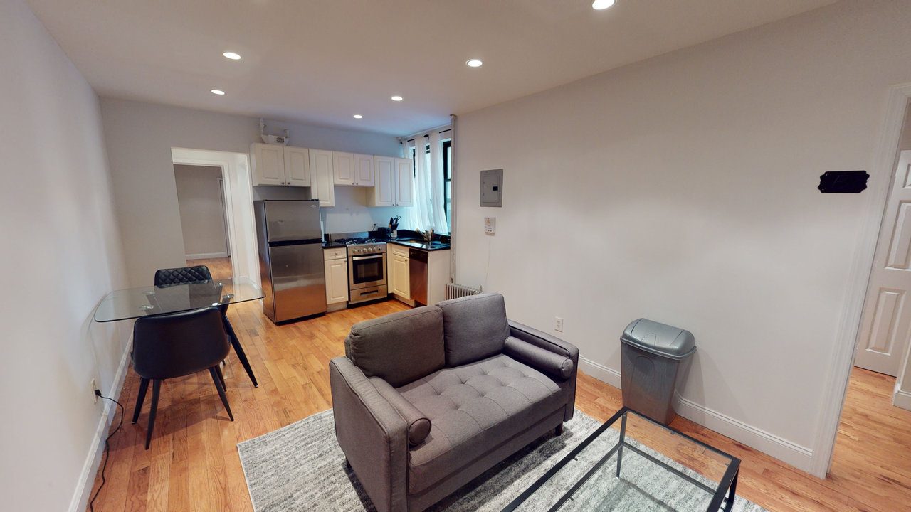 a room in East Harlem photo 2