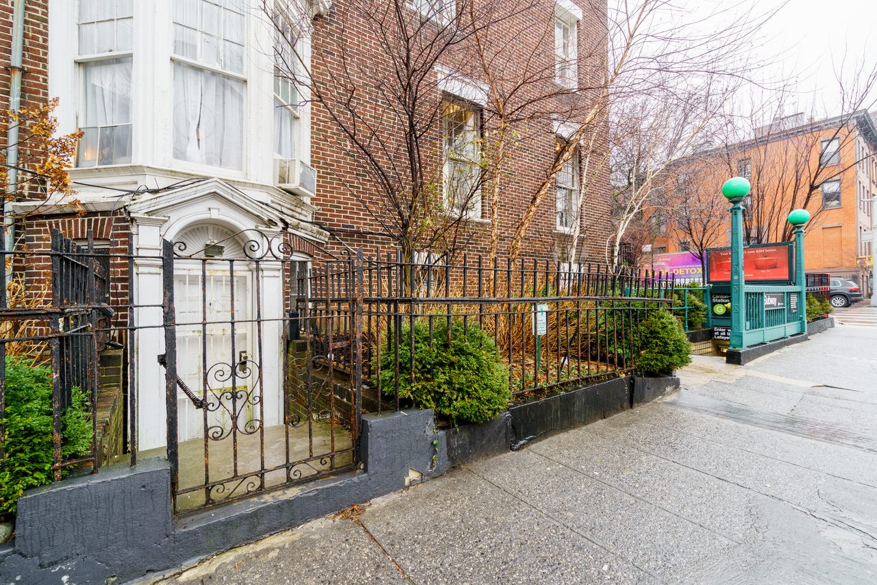 a room in Clinton Hill photo 9