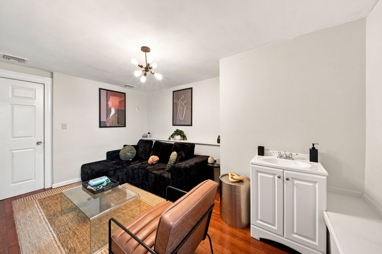 private room in Allston photo 4