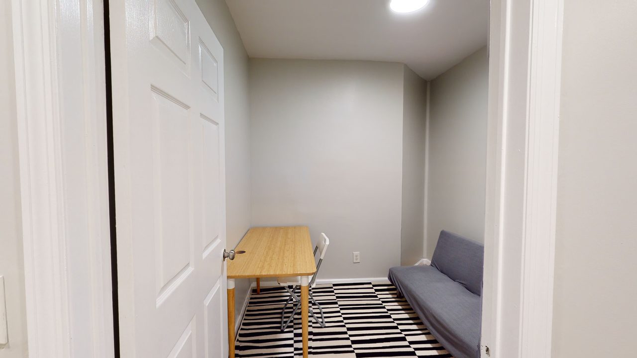 a room in Little Haiti photo 5
