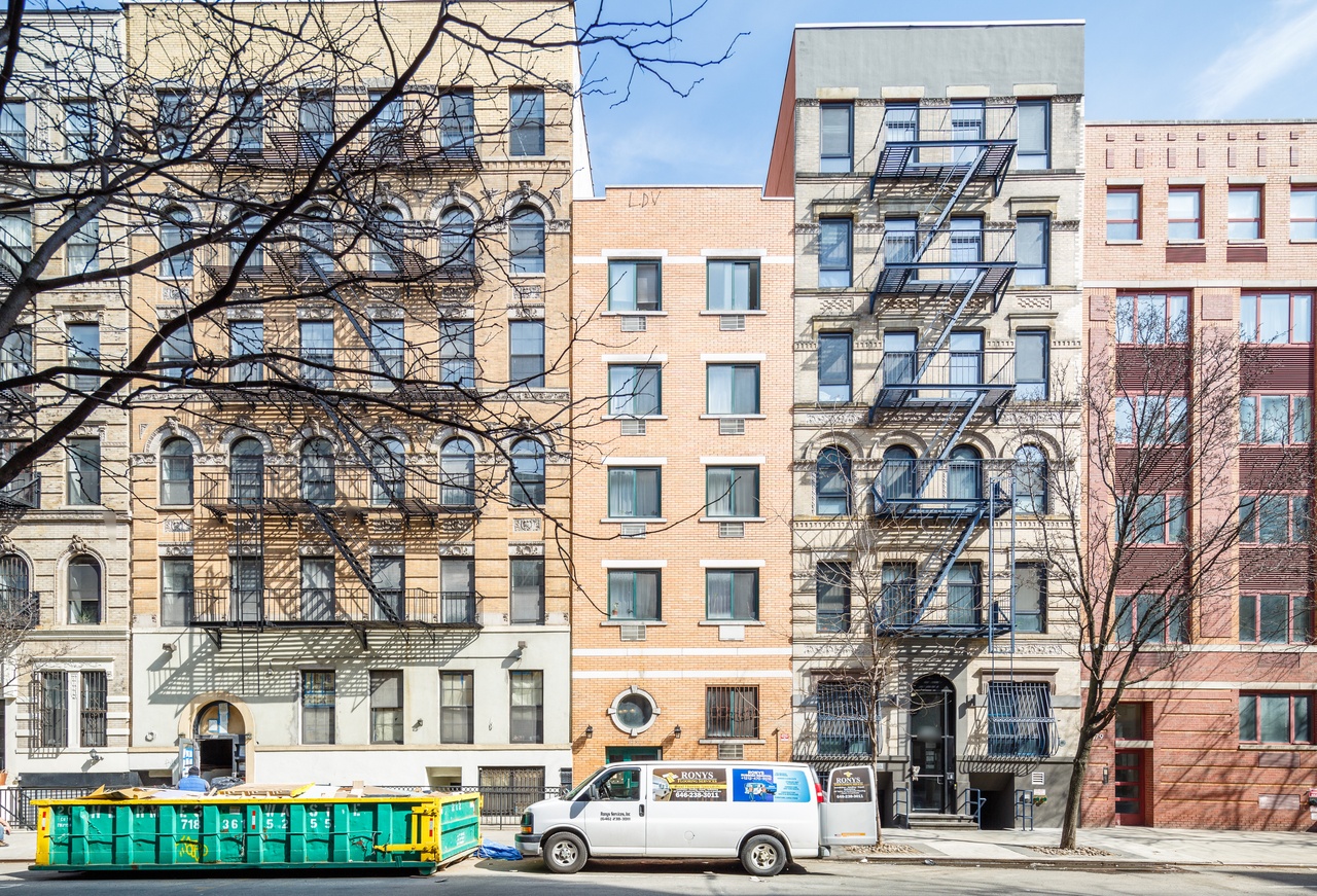 a room in East Village photo 9