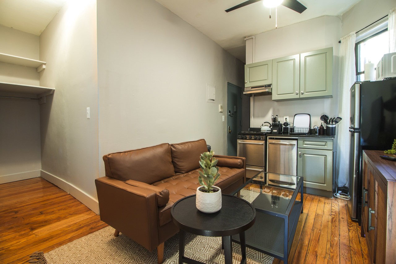a room in East Village photo 4