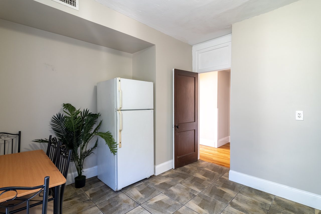 a room in Lower Allston photo 6