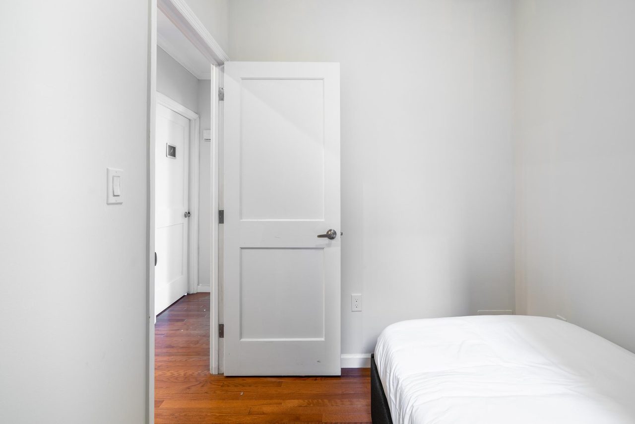 a room in East Village photo 2