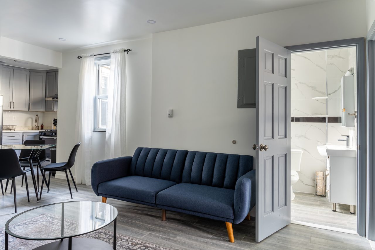 a room in LIC photo 5