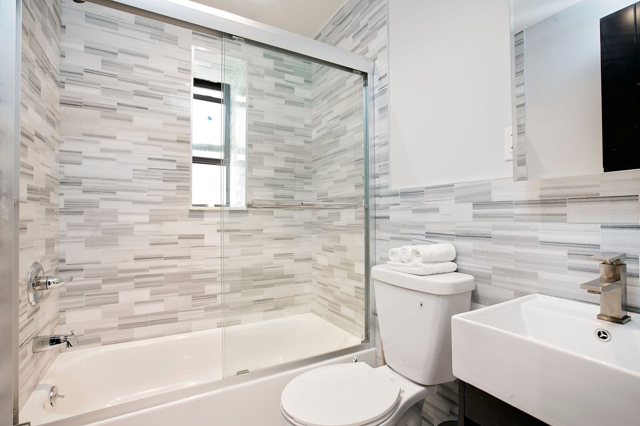 a room in Morningside Heights photo 5