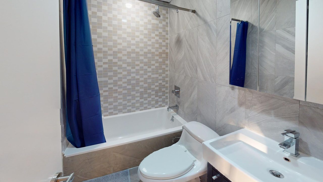 a room in Fort Greene photo 6