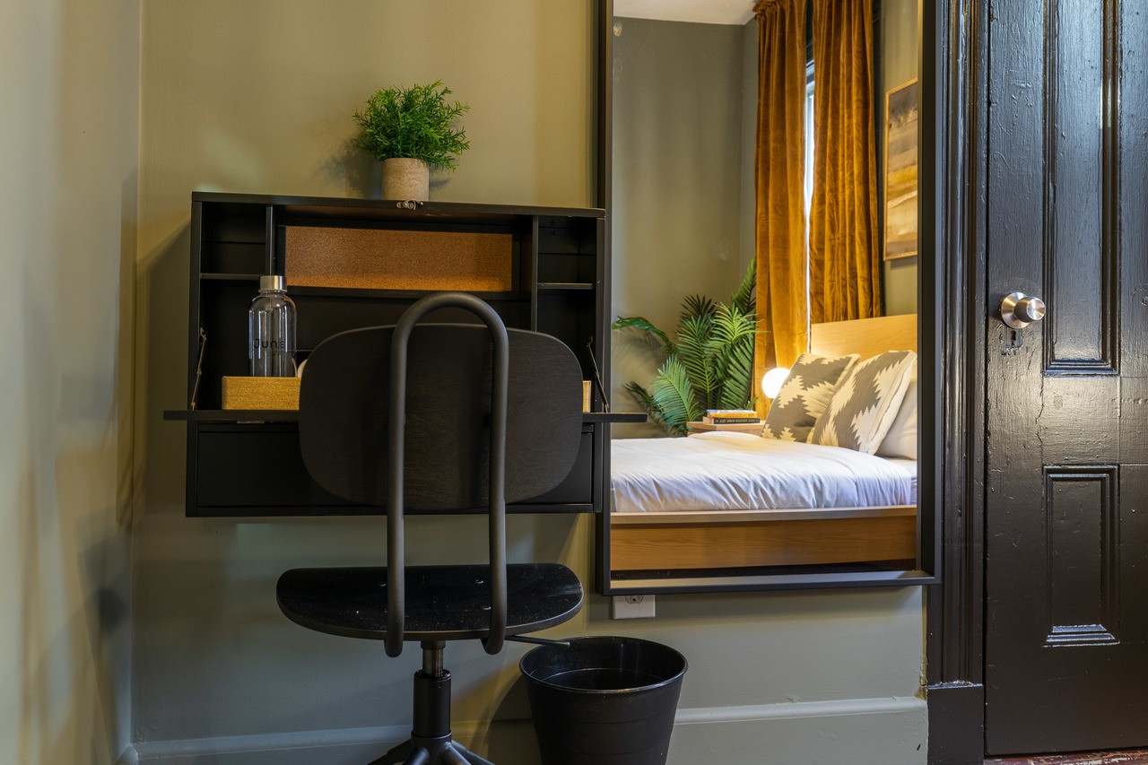 a room in Mission Hill photo 3
