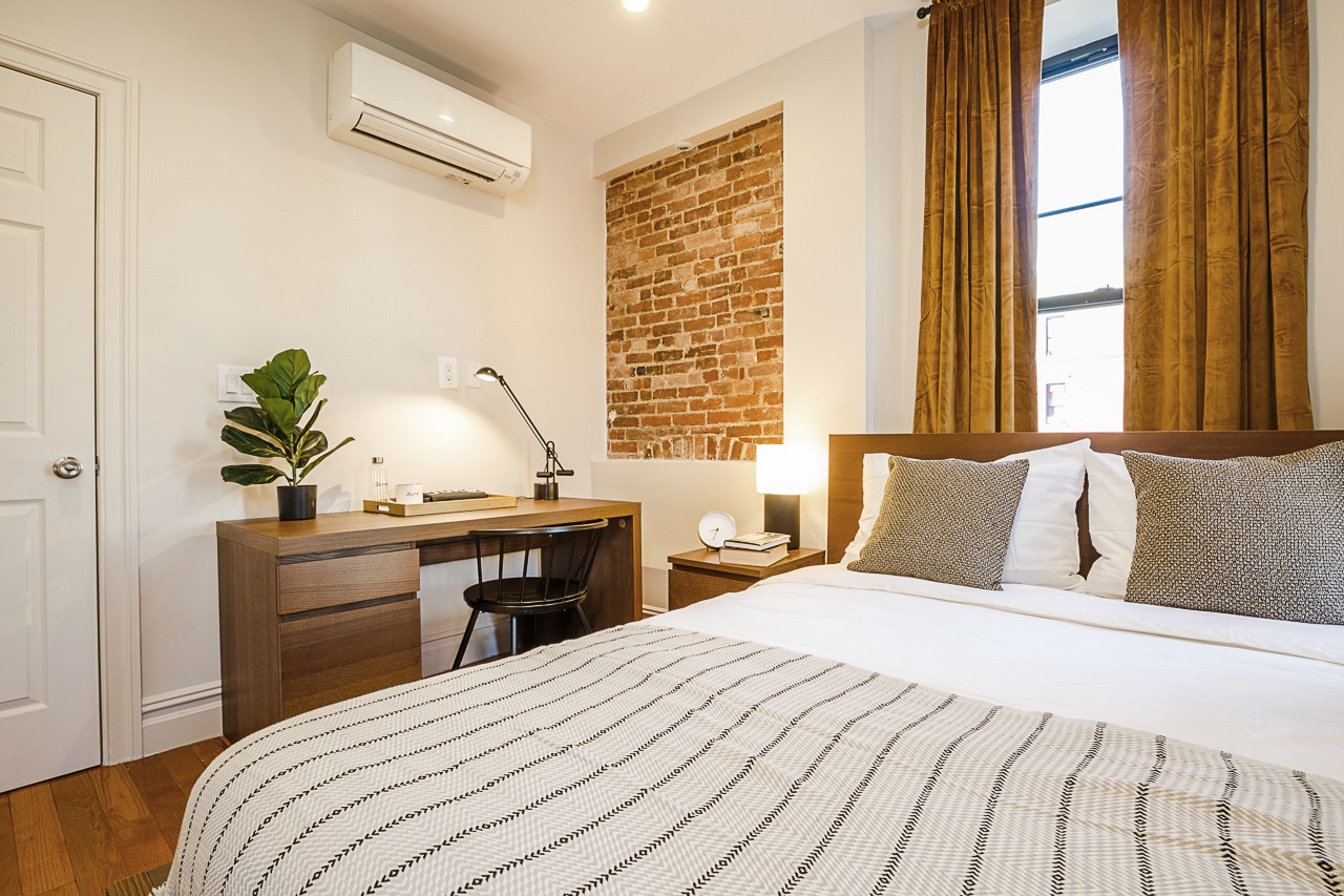 a room in Manhattan Valley photo 2