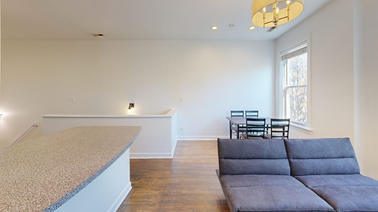 a room in Near West Side photo 5