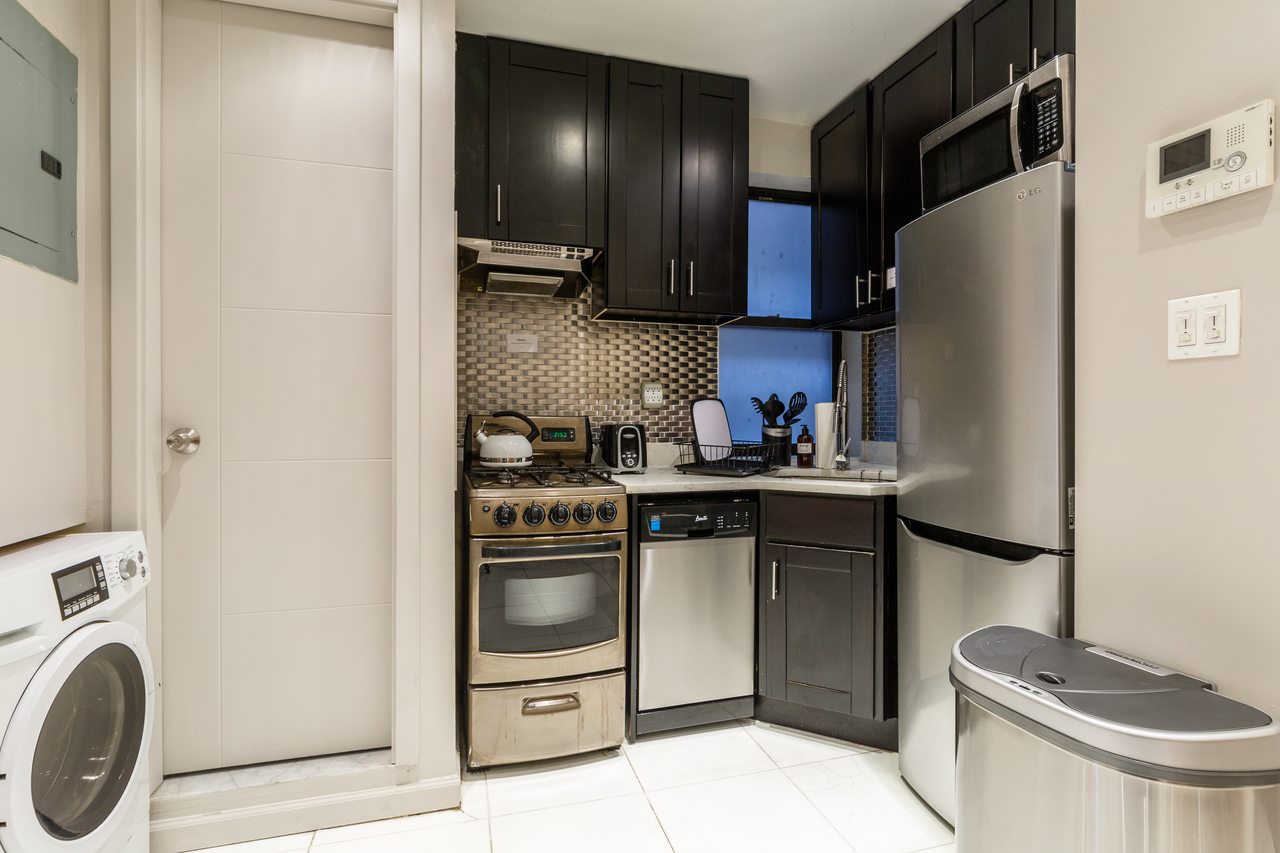 a room in Morningside Heights photo 5