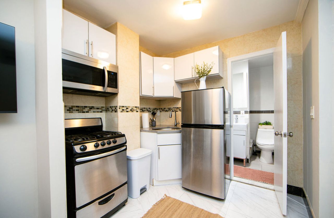 a room in East Village photo 6