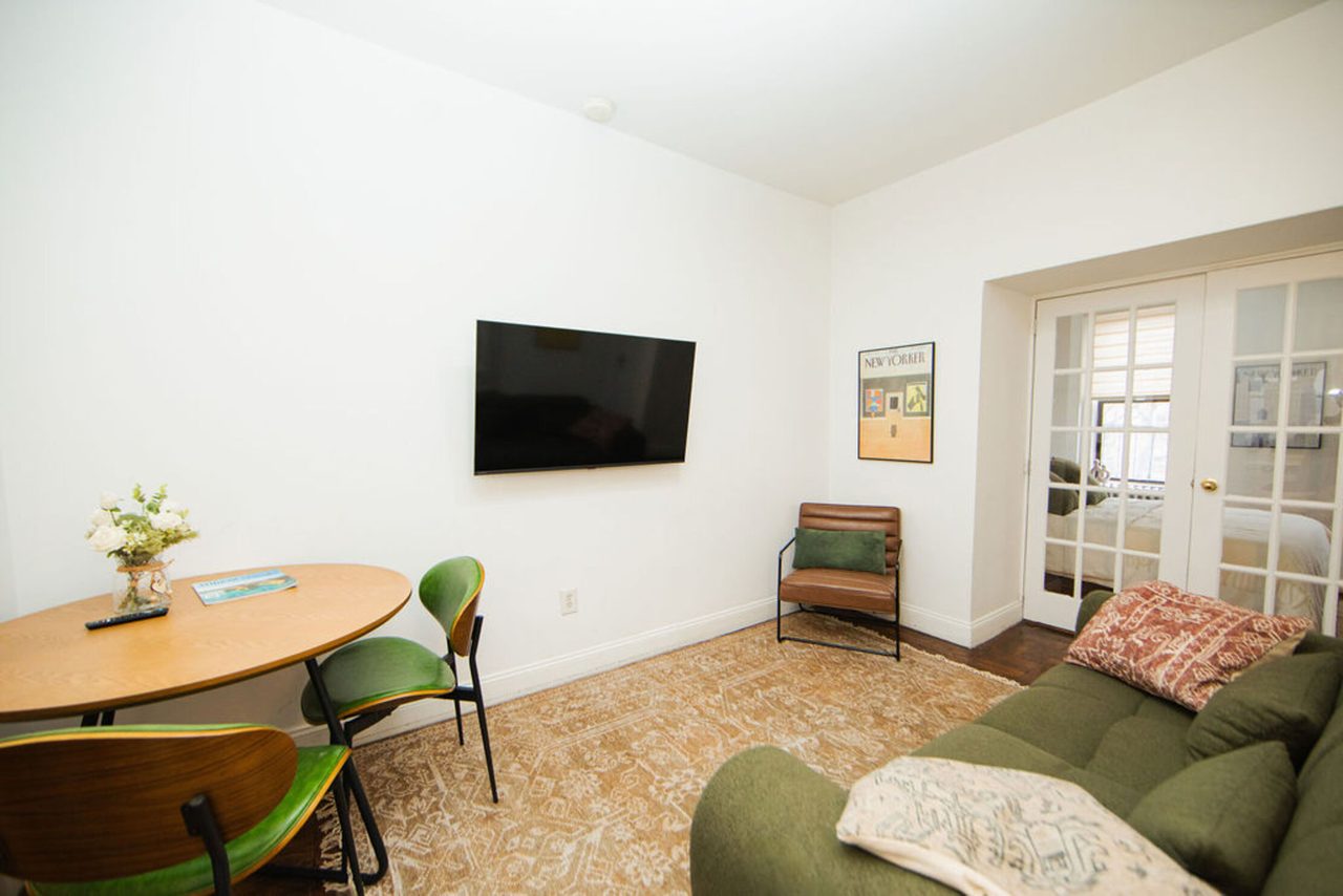 a room in East Village photo 2