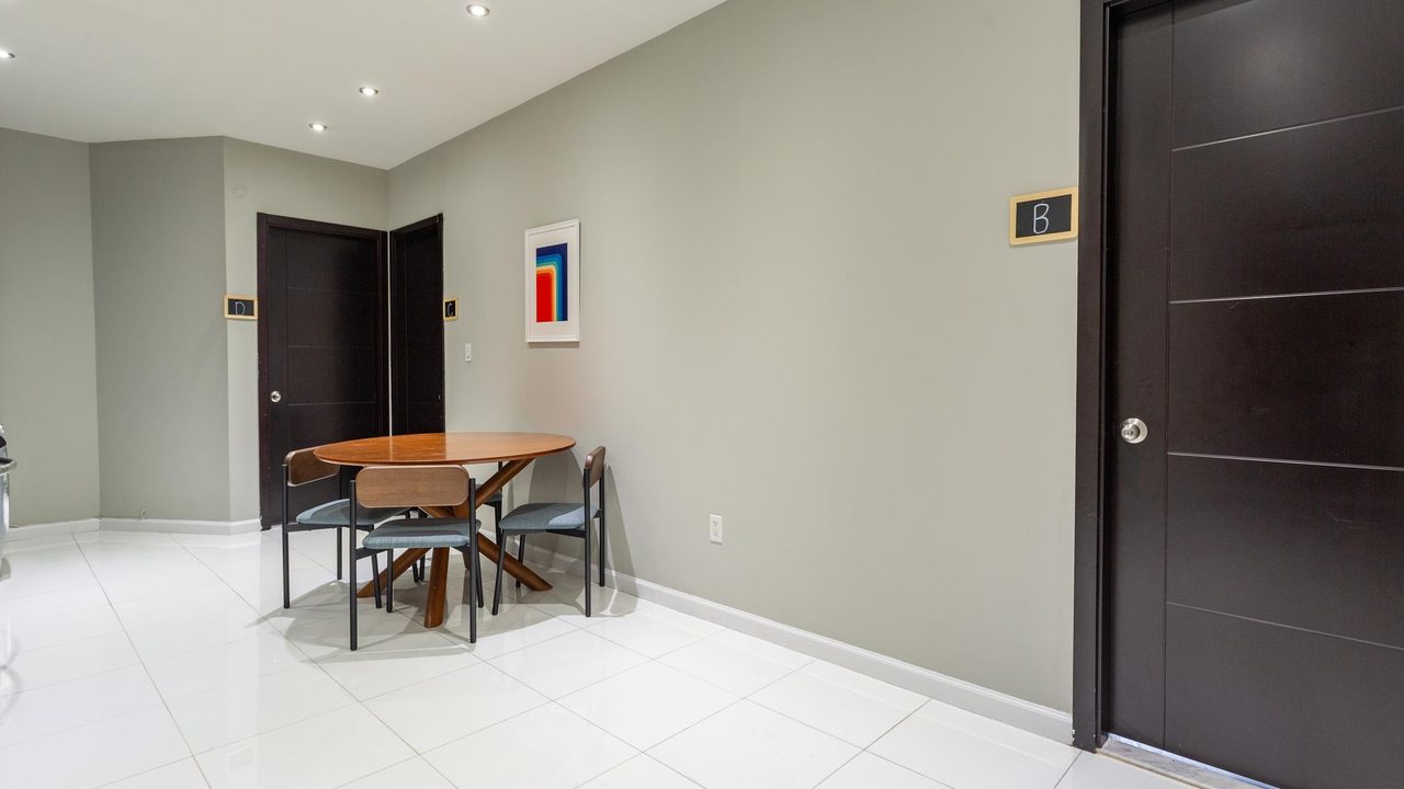 a room in Morningside Heights photo 5