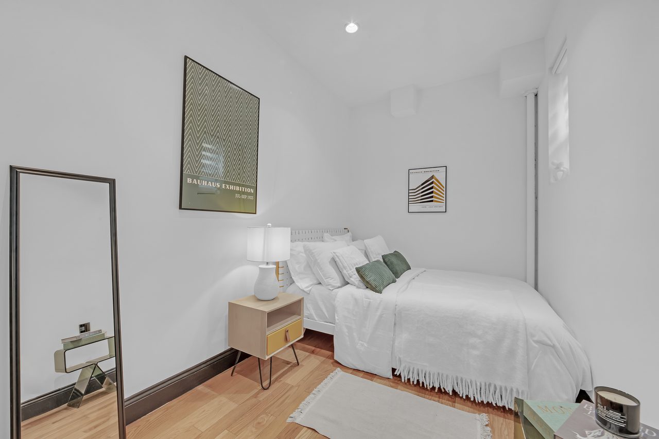 a room in East Village photo 5