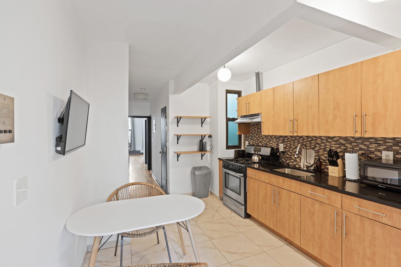 a room in East Harlem photo 3