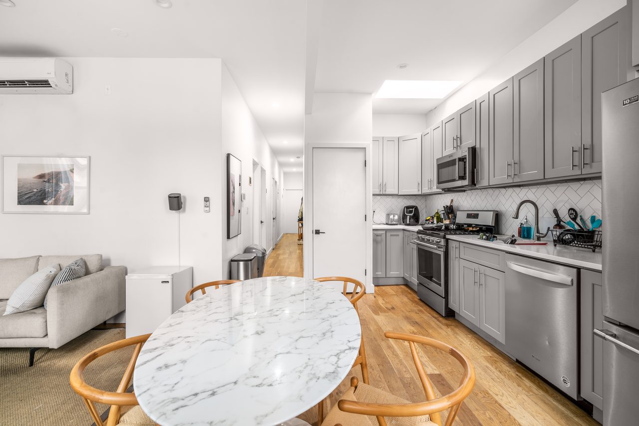 a room in Ridgewood photo 7
