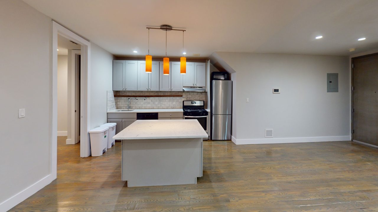 a room in Flatbush photo 6