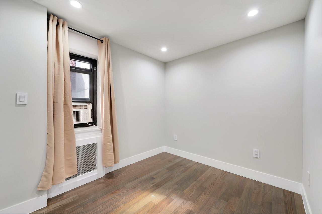 a room in East Village photo 2