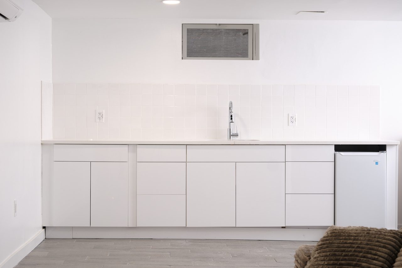 a room in Flatbush photo 9