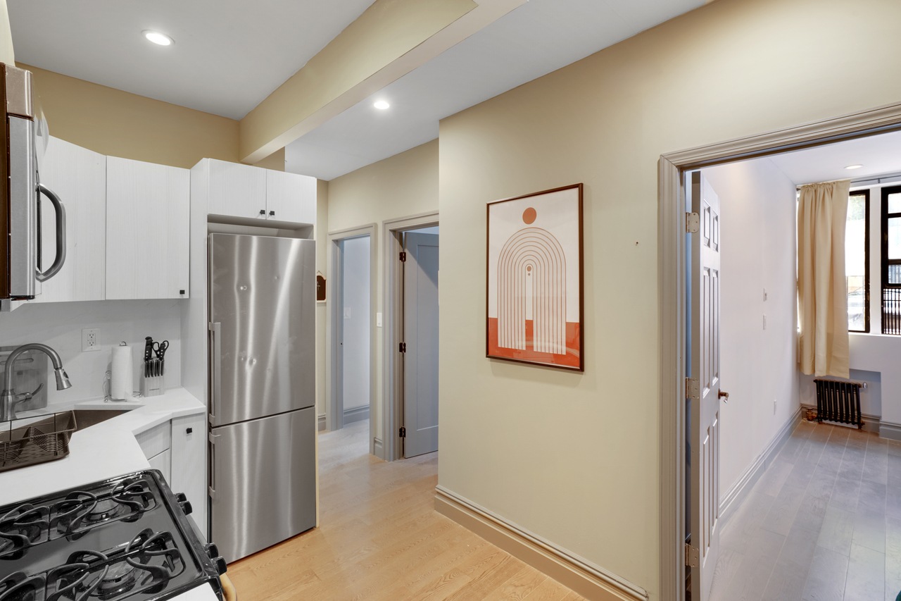 a room in East Village photo 5