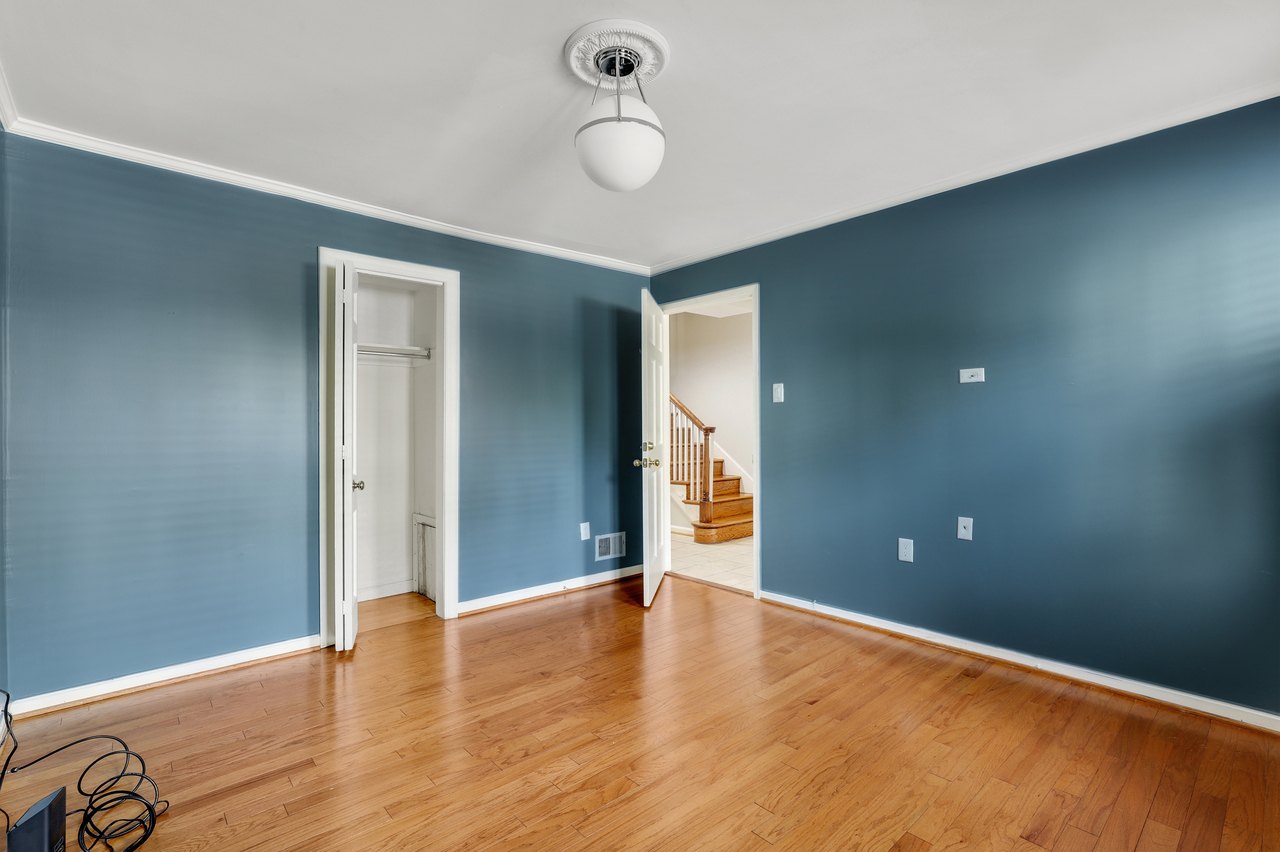 a room in Southwest Waterfront photo 7