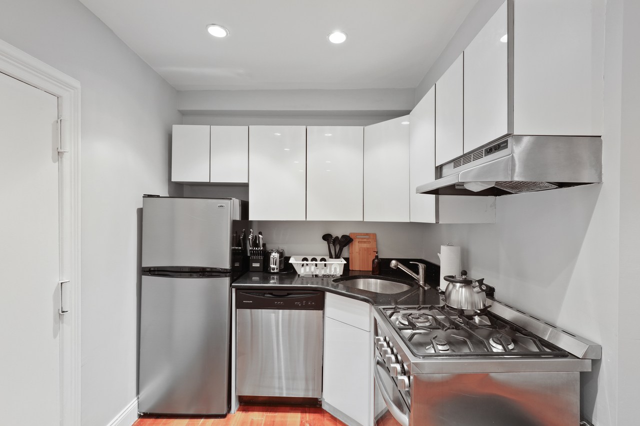 a room in Flatiron District photo 6