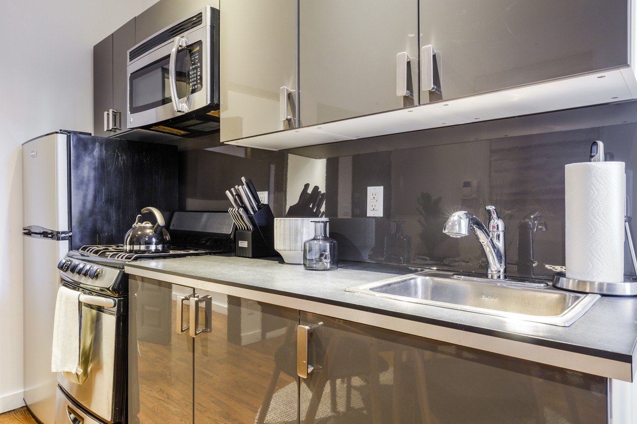 a room in Yorkville photo 4