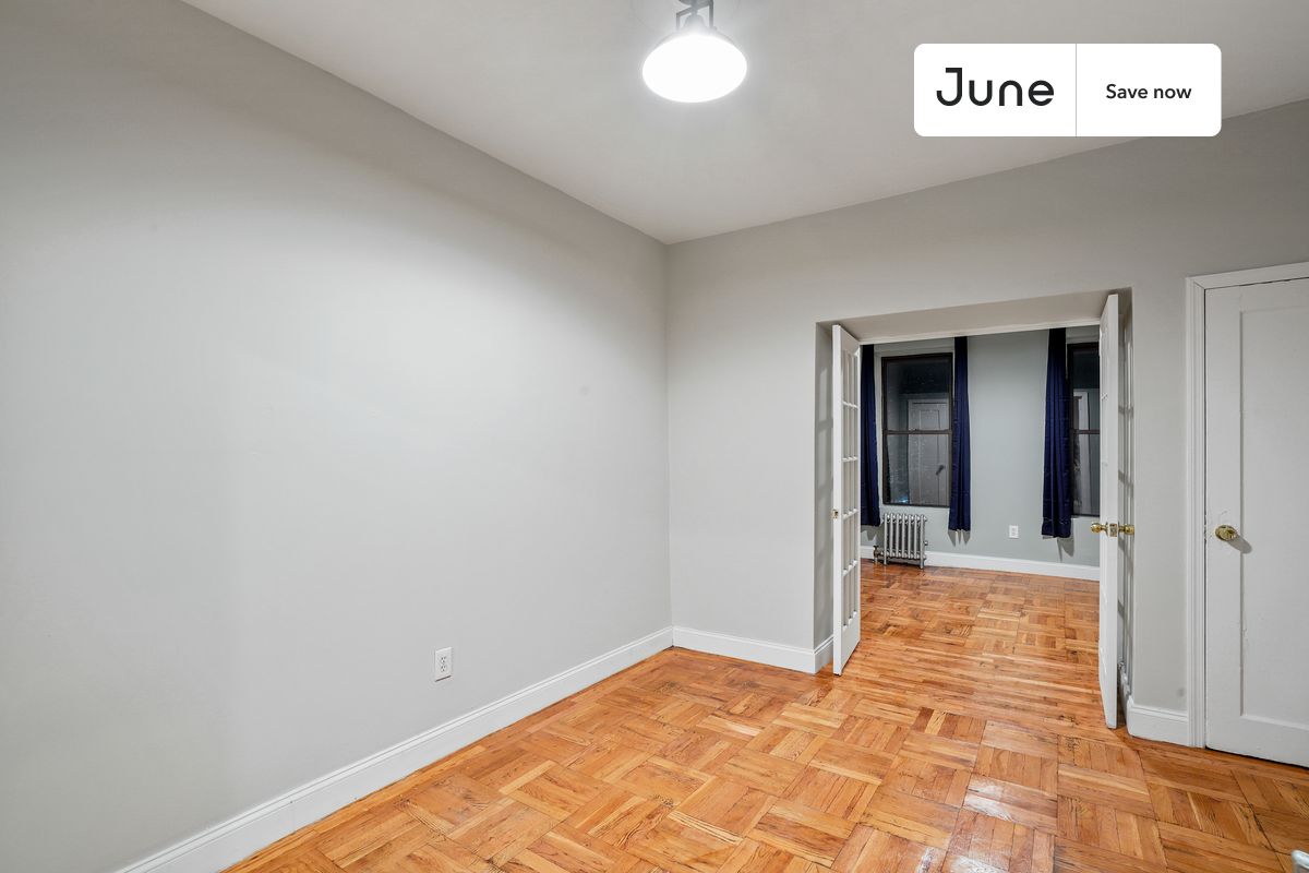 a room in East Village photo 4