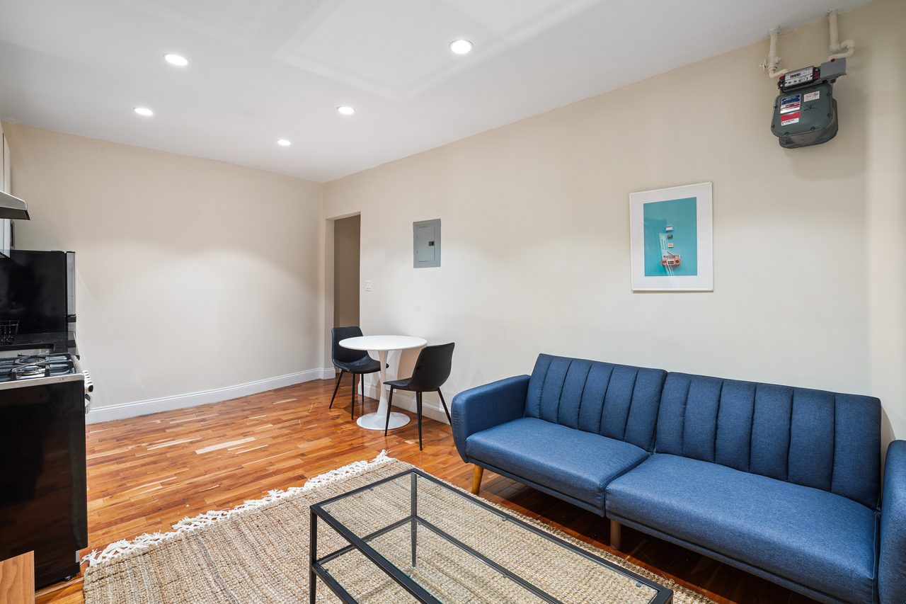 a room in East Harlem photo 5