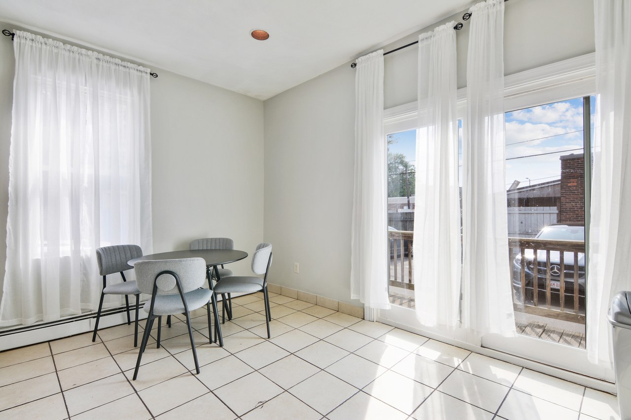 a room in Allston photo 9