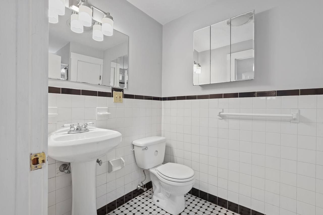 a room in Oak Square photo 6