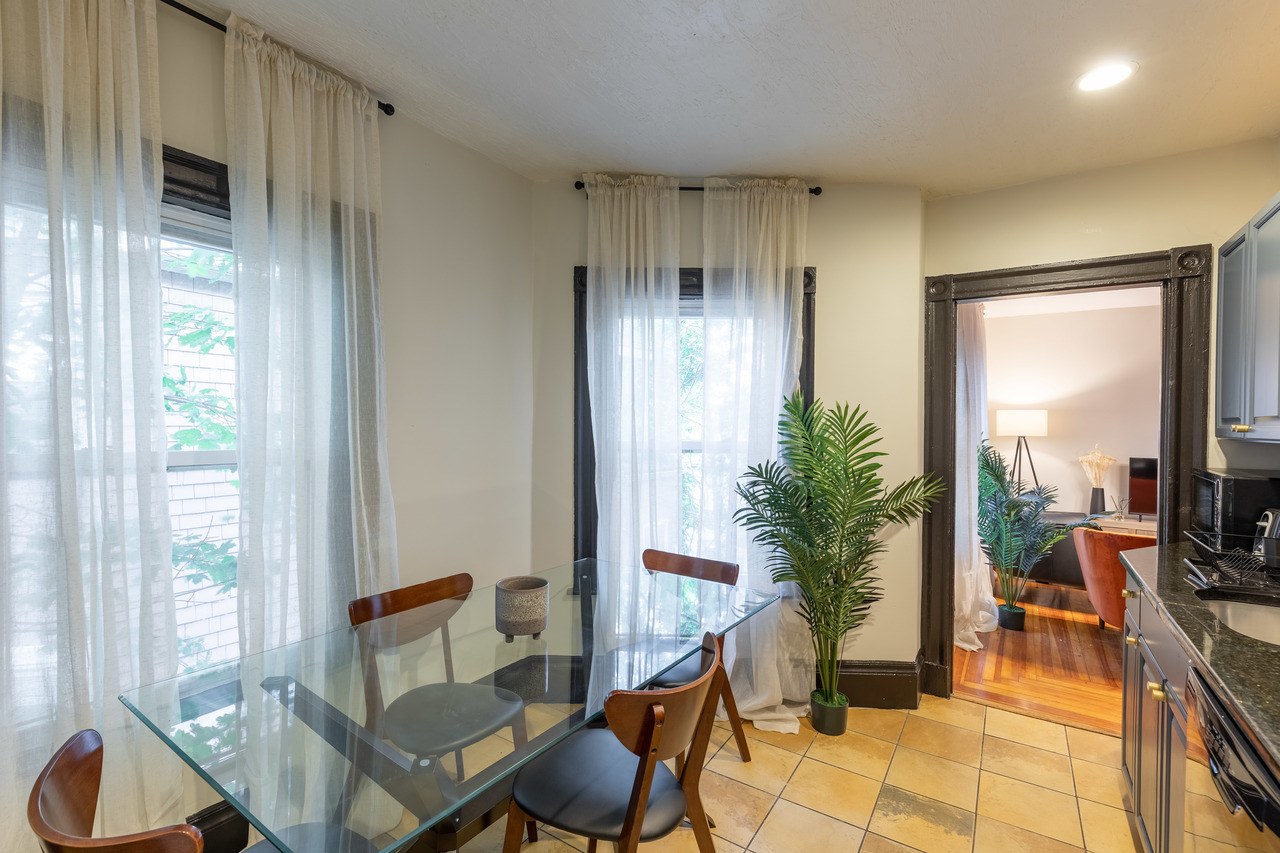 a room in Allston photo 8