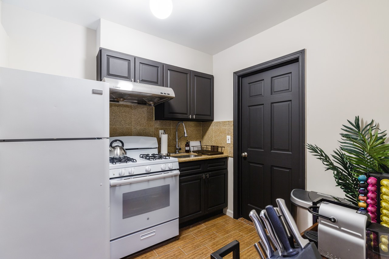 a room in Lower East Side photo 5