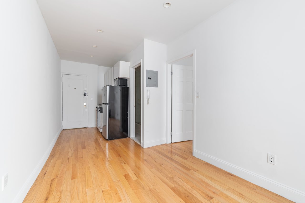 a room in East Village photo 7