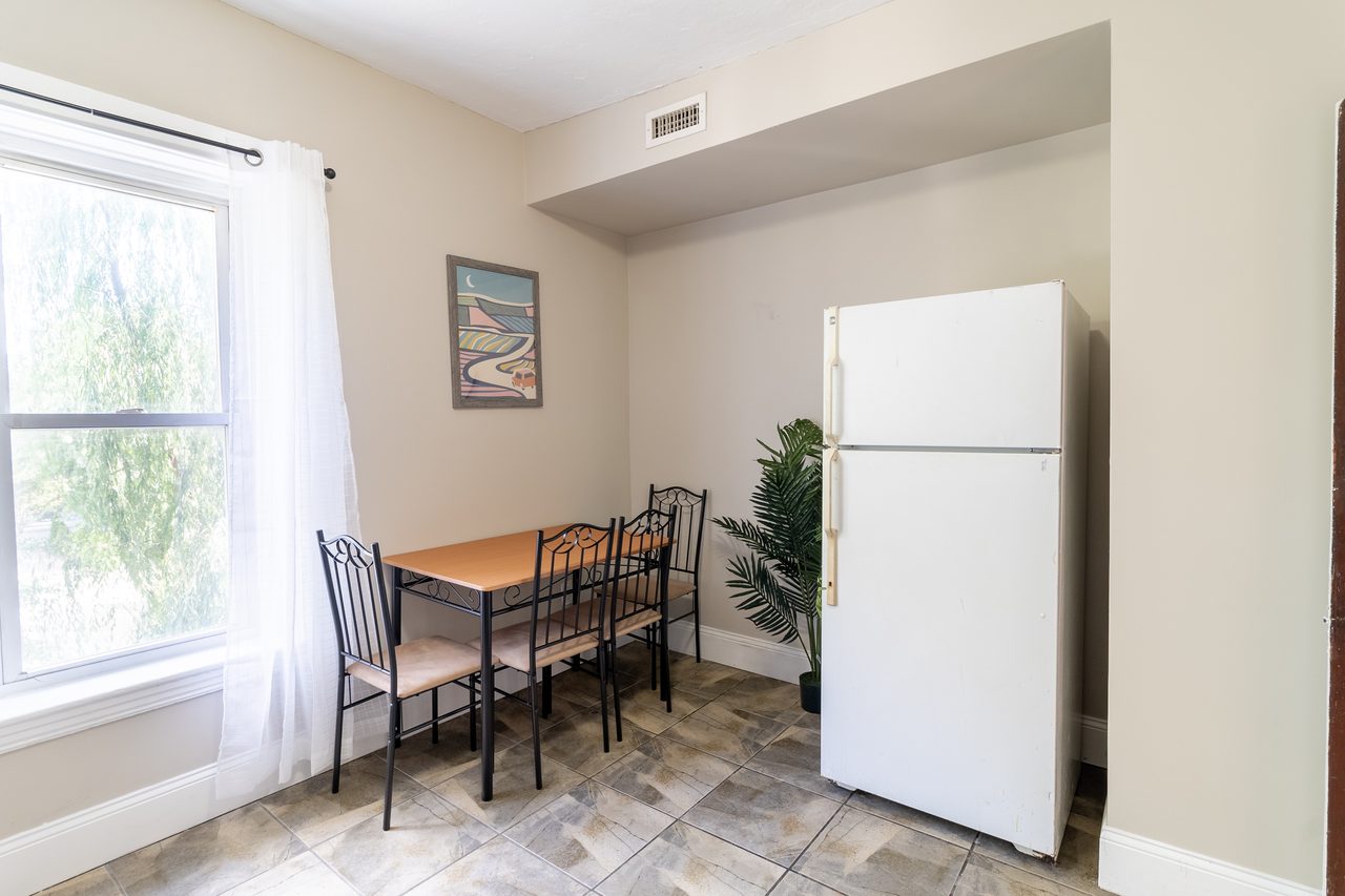 a room in Lower Allston photo 5
