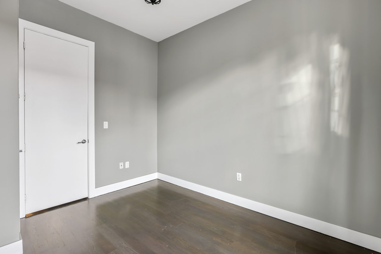 a room in Crown Heights photo 4