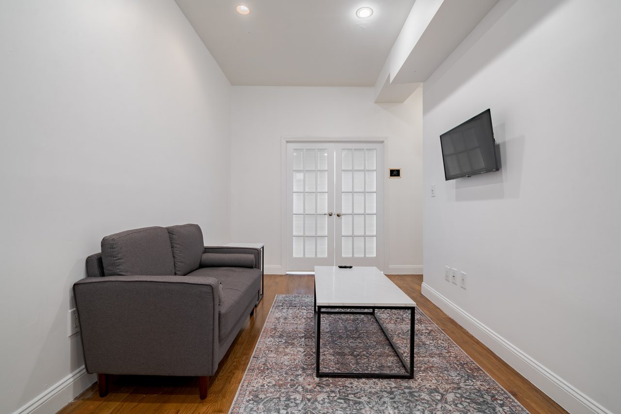 a room in Crown Heights photo 7