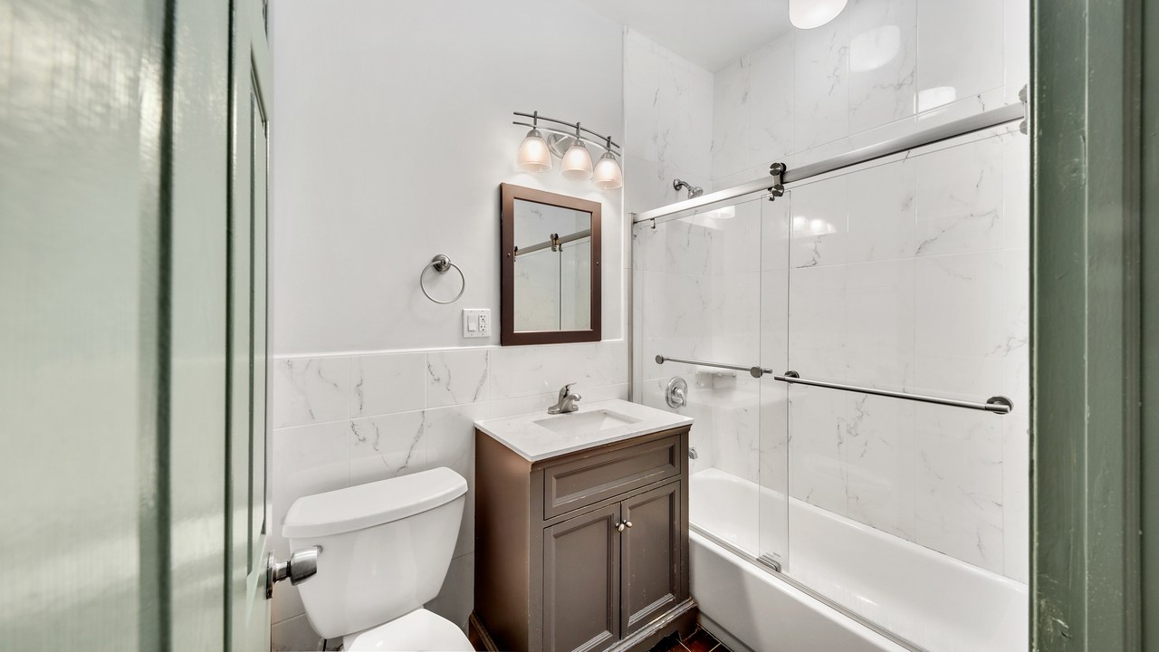 a room in East Harlem photo 7