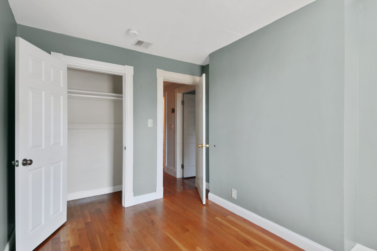 a room in Allston photo 3