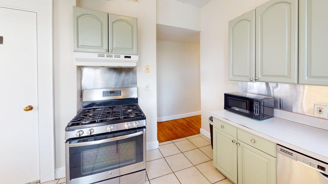 a room in Allston photo 5