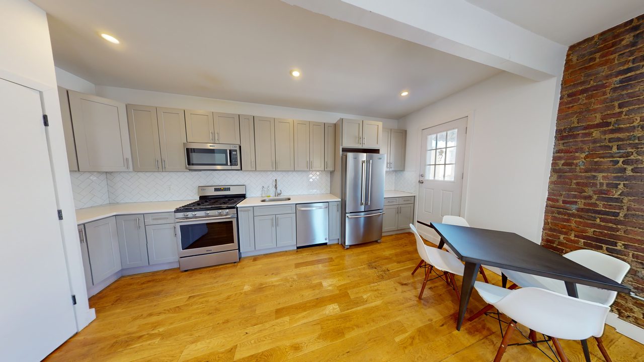 a room in Ridgewood photo 5