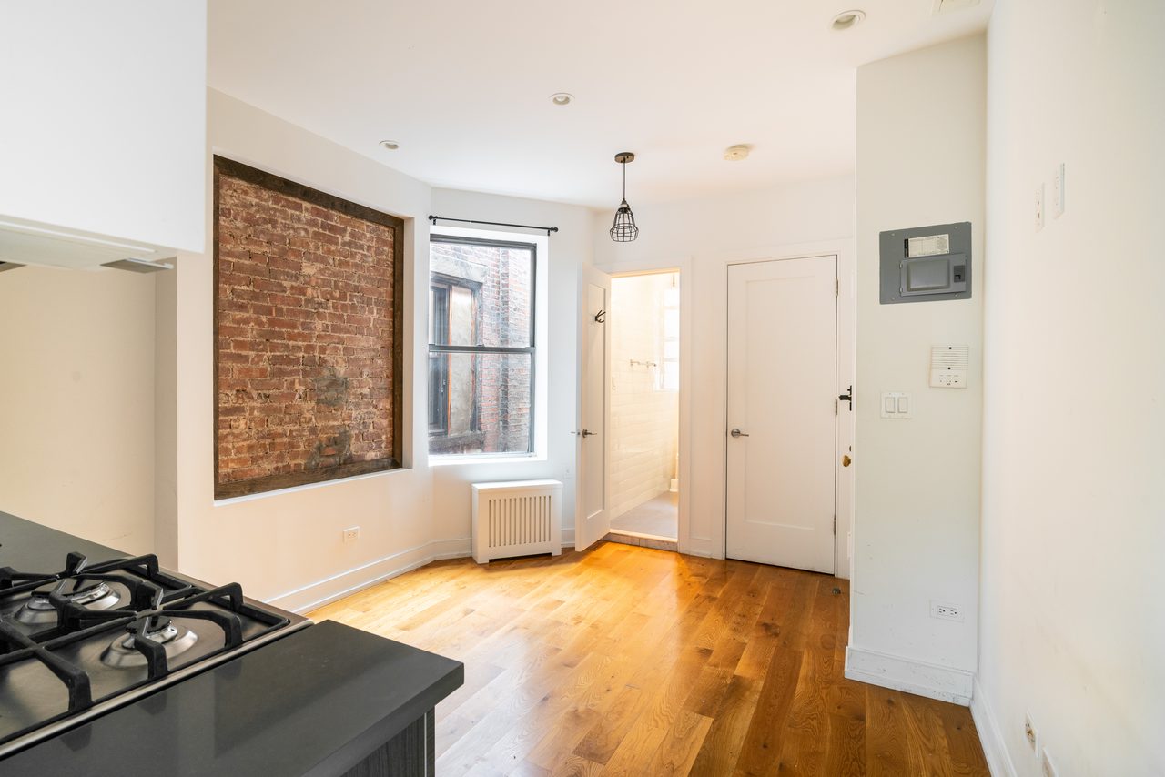 a room in East Village photo 5