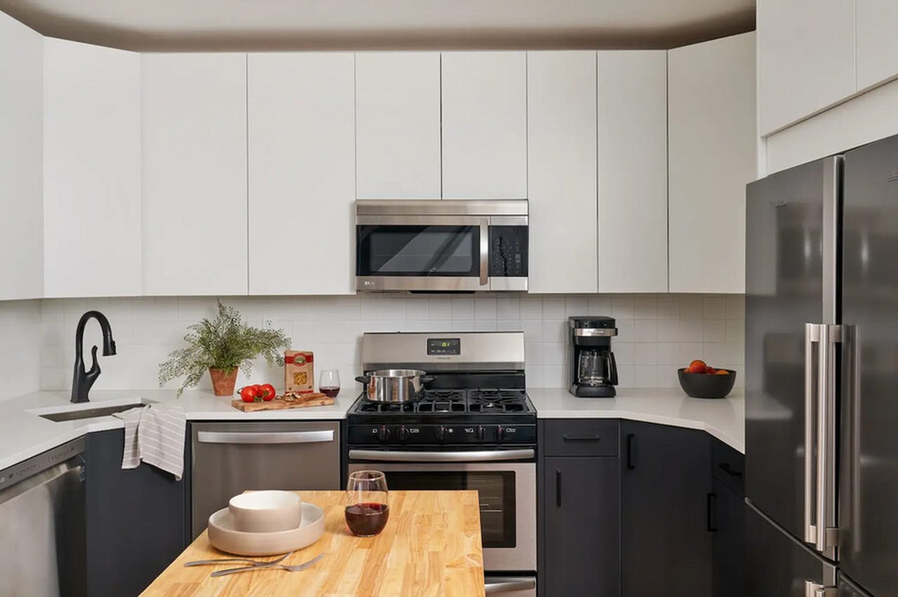 a room in Crown Heights photo 3