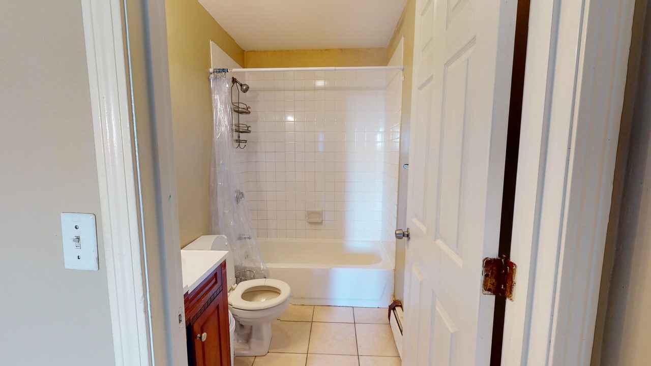 a room in Allston photo 4