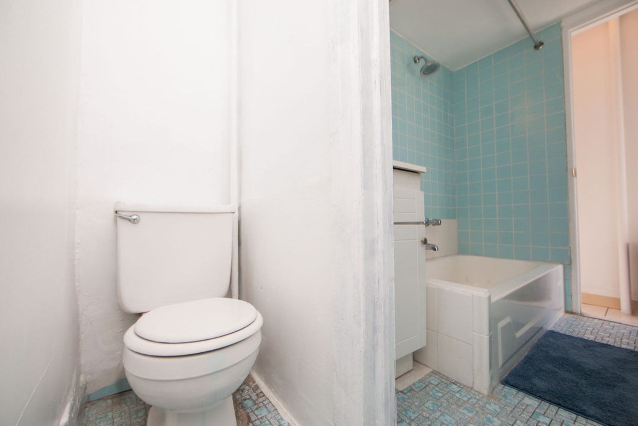 a room in Hell's Kitchen photo 7